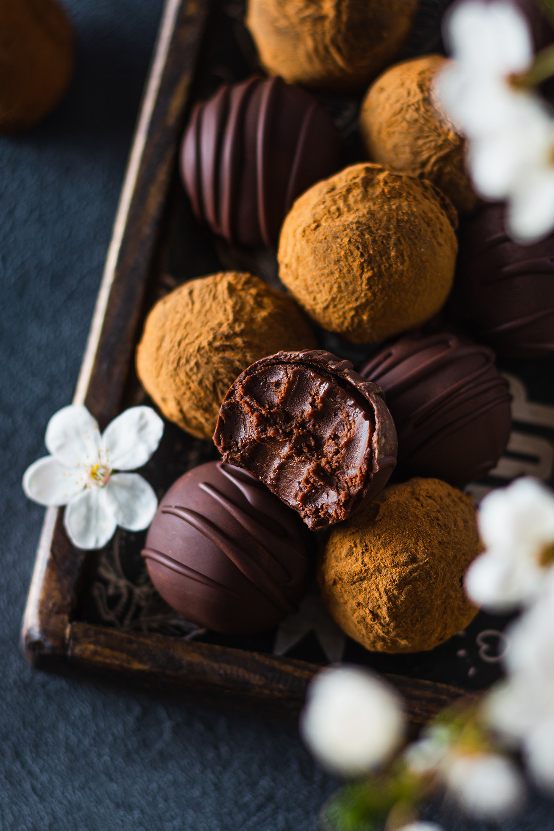 https://thewillowskitchen.com/wp-content/uploads/2022/05/chocolate-amaretto-truffles-03.jpg