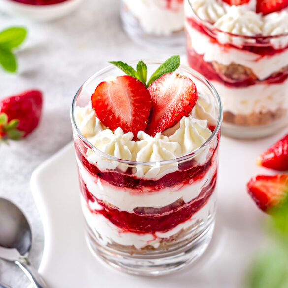 strawberry-trifles-05