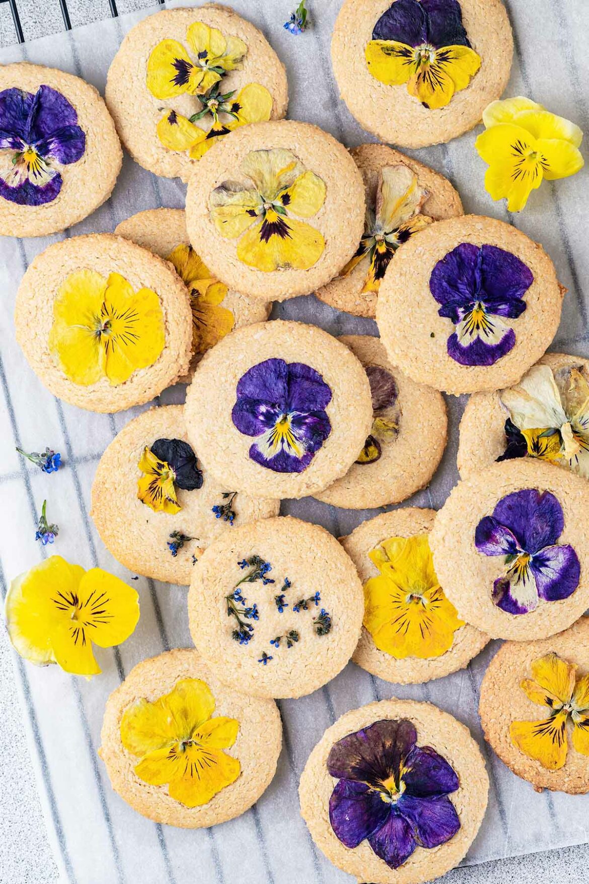 Edible Flower Cookies (Glutenfree, Vegan)