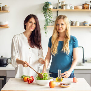 Lana and Julia at the Willow's Kitchen