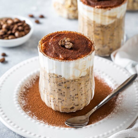 Tiramisu Overnight Oats Recipe (Refined Sugar Free)