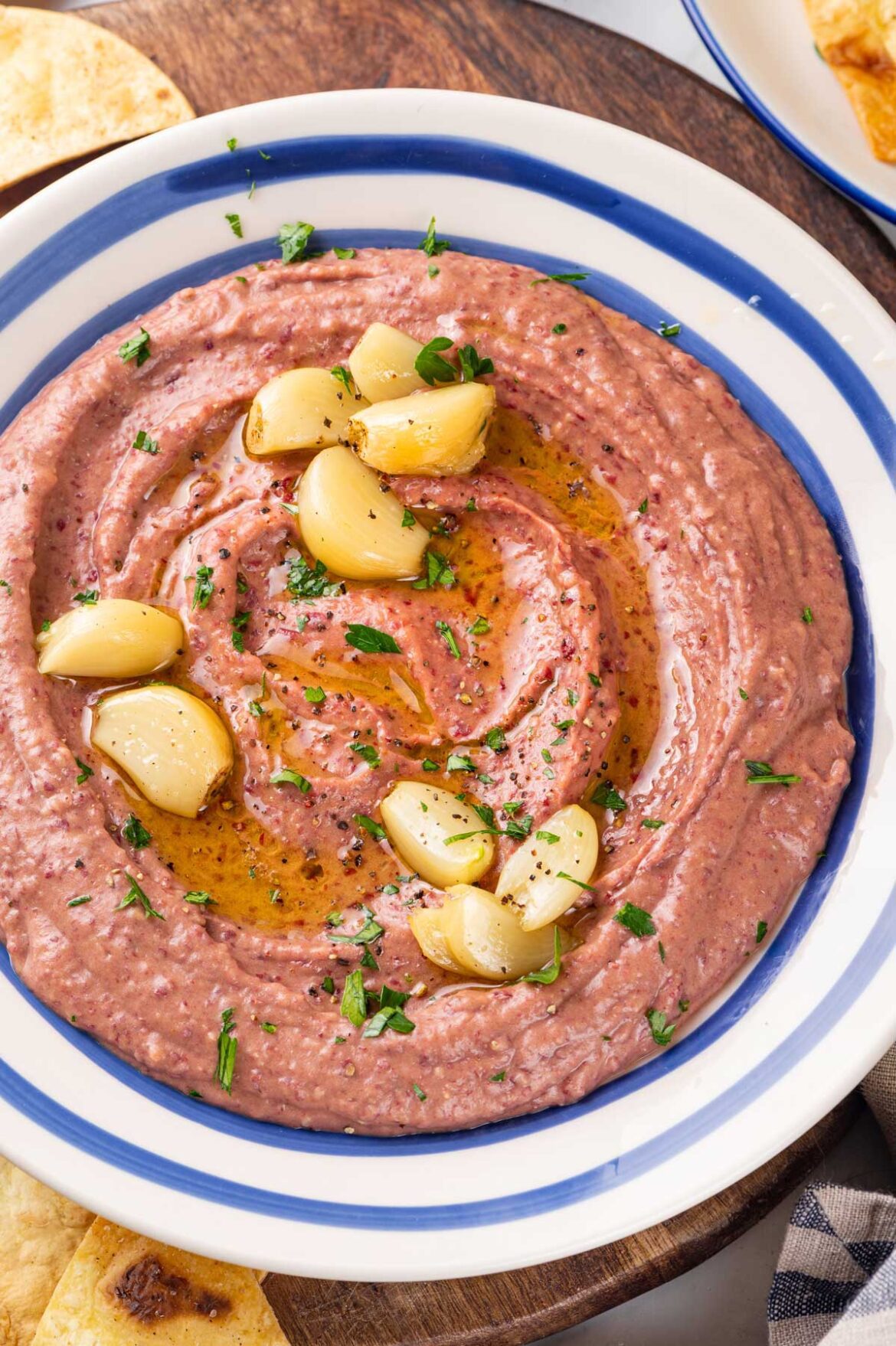Red Kidney Bean Hummus with Roasted Garlic