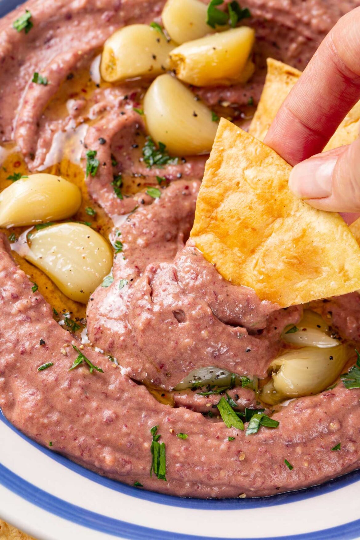 Red Kidney Bean Hummus with Roasted Garlic
